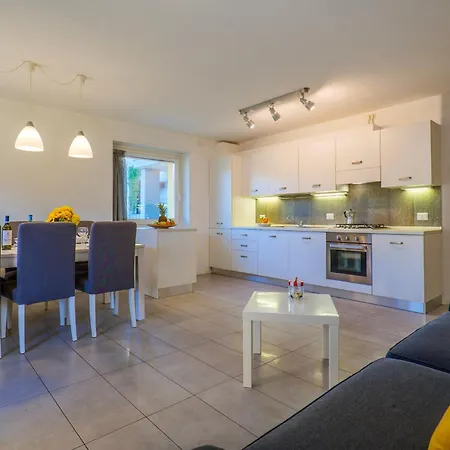 Apartment Delle Rose Colico